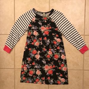 Girls boutique flowered dress.
